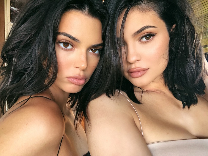 Kendall Jenner ngày càng giống Kylie Jenner ảnh 1 Kendall Jenner ngay cang giong Kylie Jenner anh 1