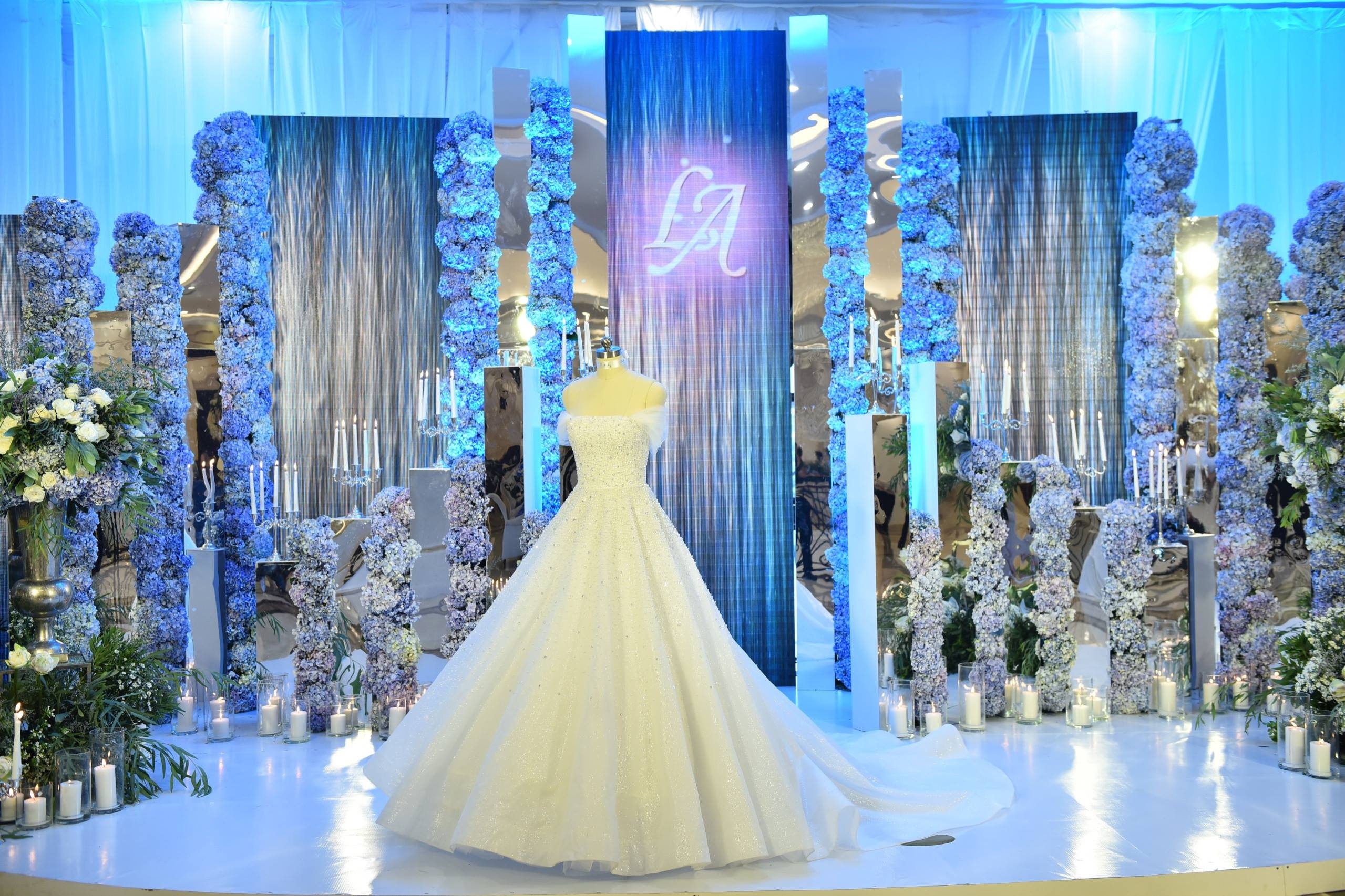 Vay cuoi cup nguc cua A hau Tu Anh anh 2