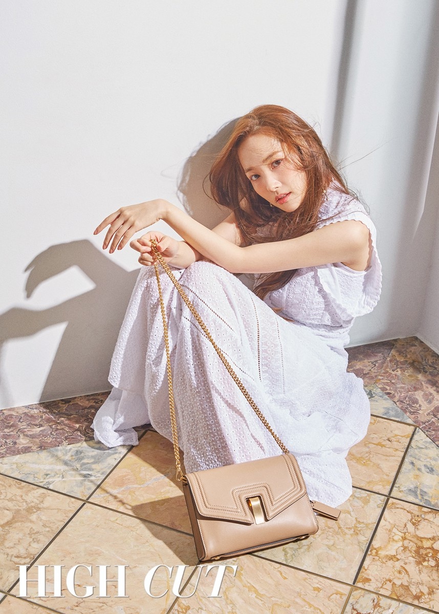 Phong cach nu tinh cua thu ky Kim anh 1