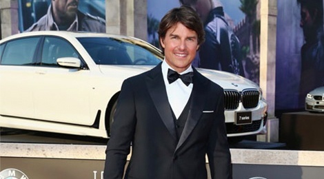 Phong cach thoi trang nam tinh cua sieu sao Tom Cruise hinh anh