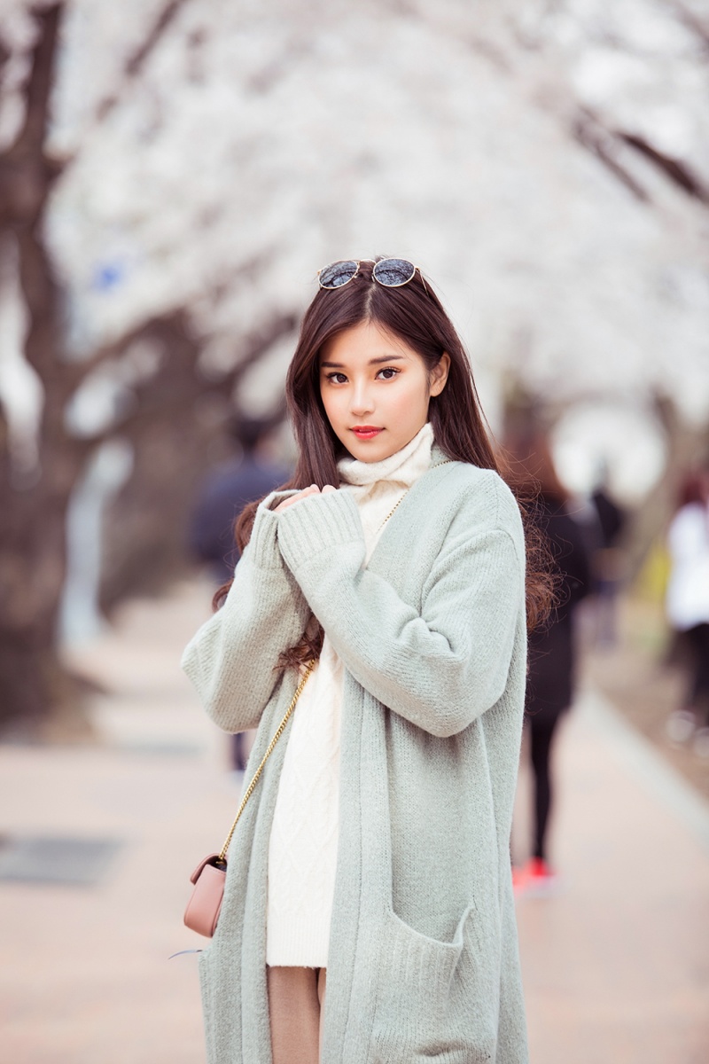 Trang phuc hang hieu cua Hoang Yen Chibi anh 1