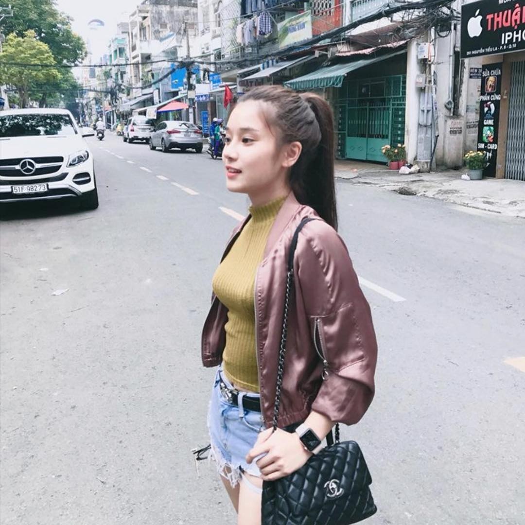 Trang phuc hang hieu cua Hoang Yen Chibi anh 6