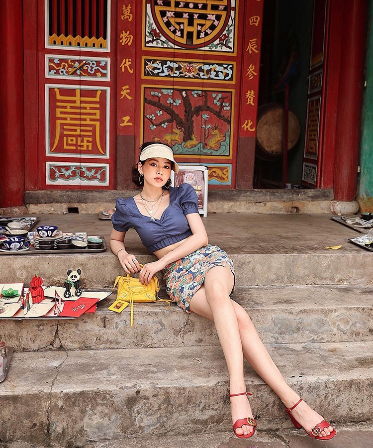 Sao Việt ưa chuộng sơ mi tay phồng ngày cuối hè ảnh 3 Sao Viet ua chuong so mi tay phong ngay cuoi he anh 3