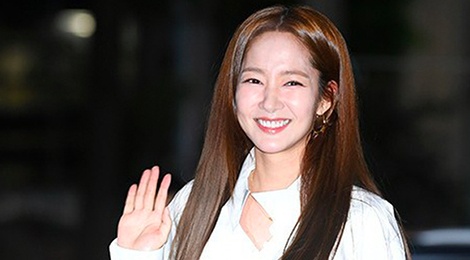 Thu ky Kim kem sac voi mai toc danh phong cung do hinh anh