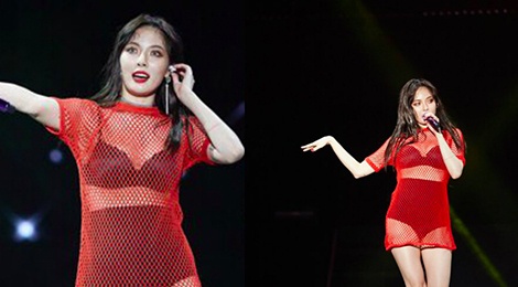 HyunA ngay cang khoe nguc qua da tren san khau hinh anh