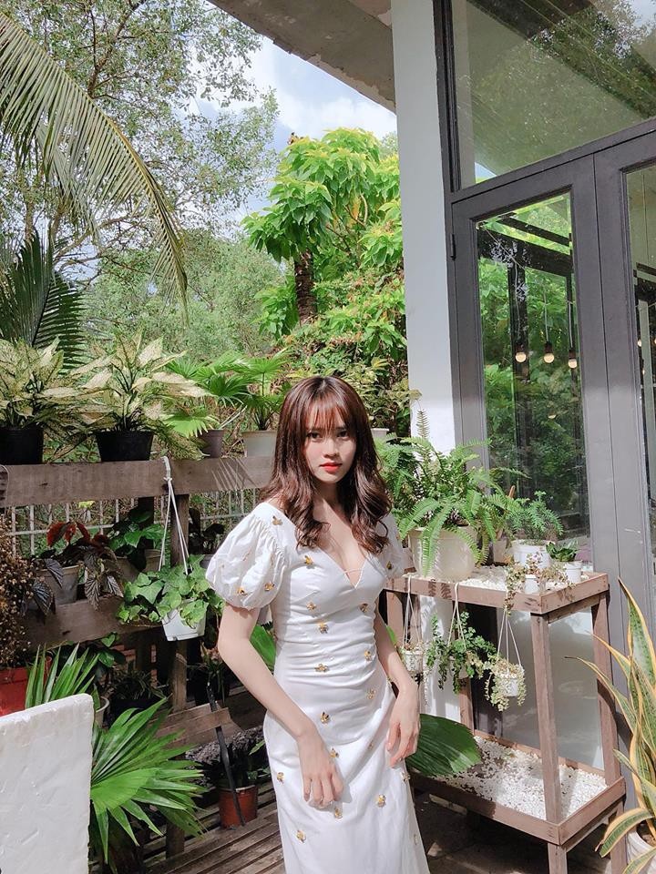 Thanh Hang dien trang phuc tong den ca tinh anh 5