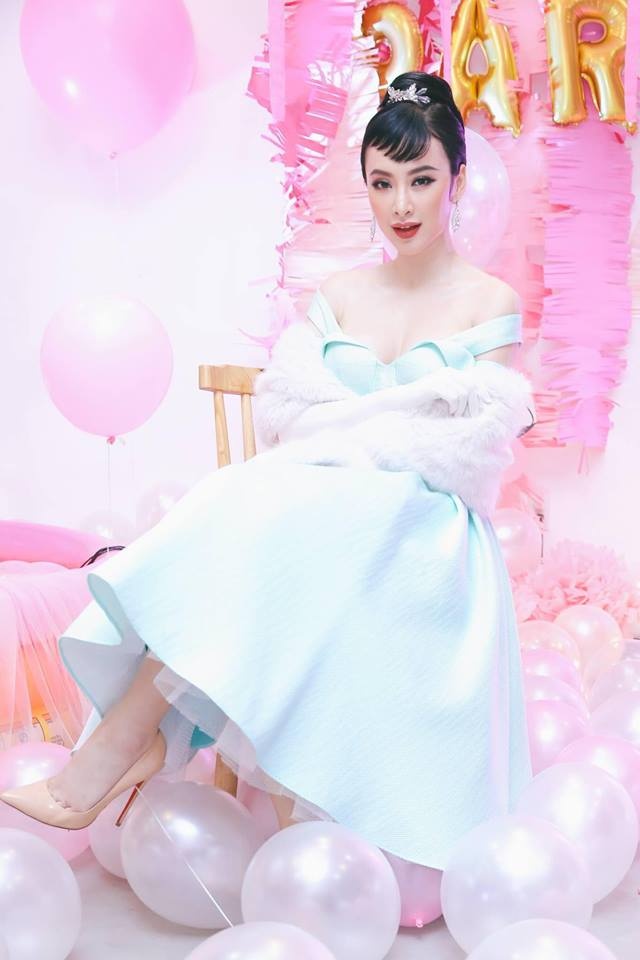 Angela Phuong Trinh ua chuong kieu make-up co dien anh 7