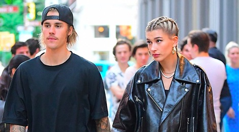 Justin Bieber tang Hailey Baldwin dong ho bao phu kim cuong hinh anh
