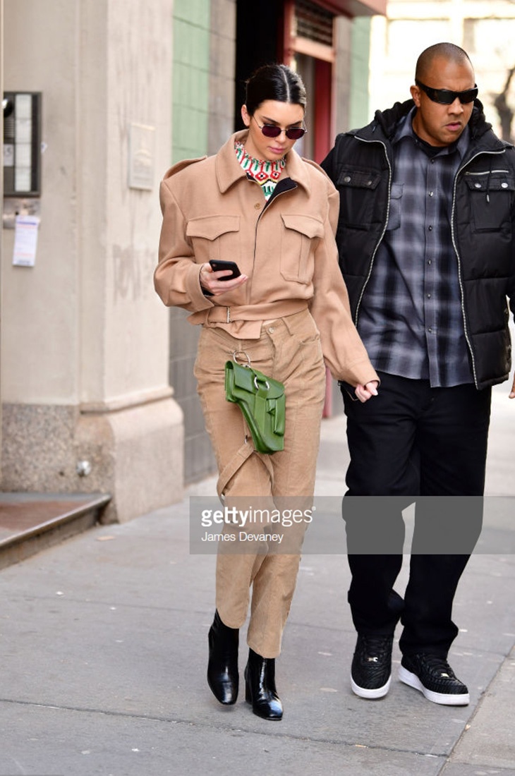 Stylist chia sẻ về phong cách thời trang của Kendall Jenner ảnh 2 Stylist chia se ve phong cach thoi trang cua Kendall Jenner anh 2