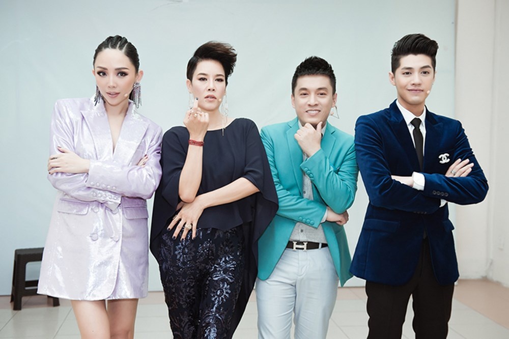 Trang phuc ngoi ghe nong cua Toc Tien anh 4