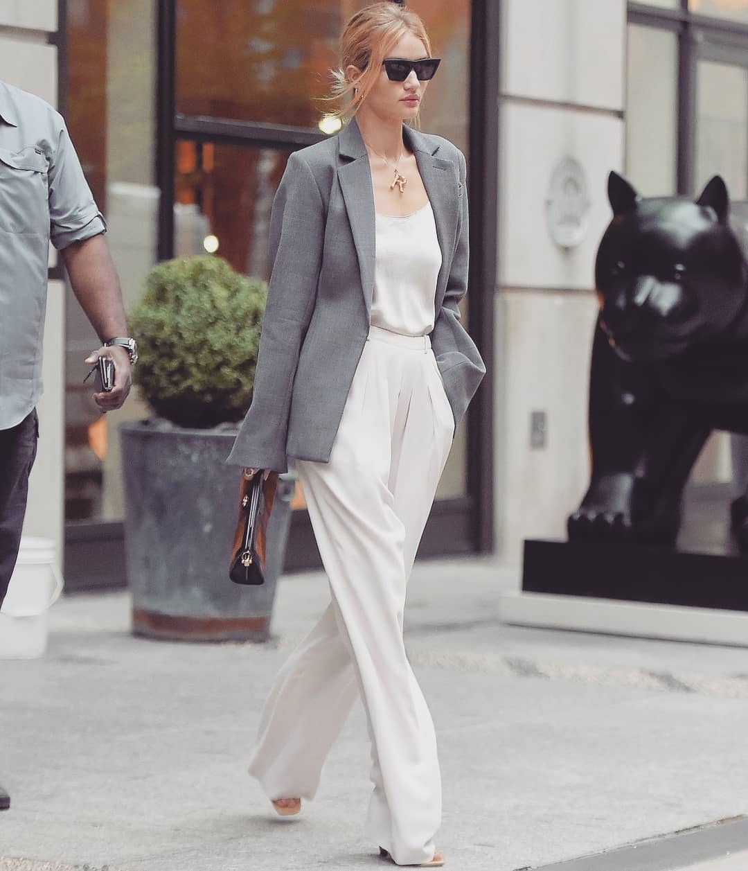 Phong cach thoi trang cua Rosie Huntington anh 3