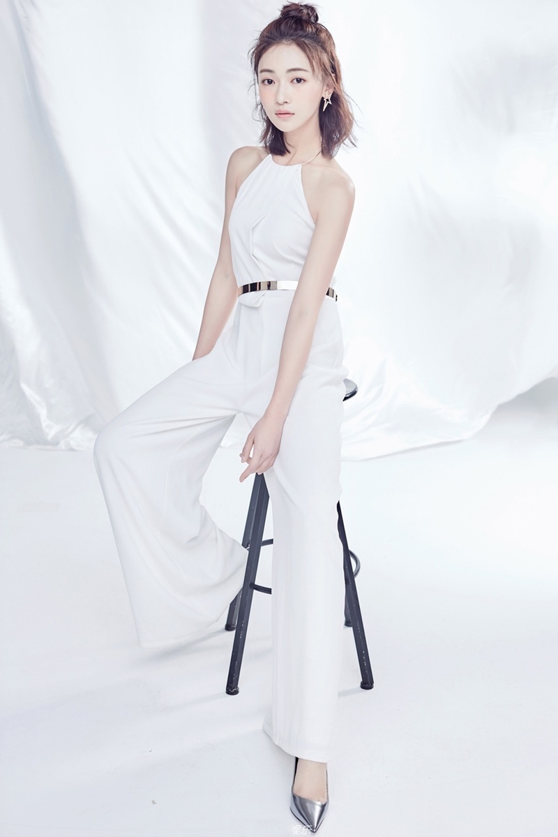 Phong cach thoi trang Ngo Can Ngon anh 6