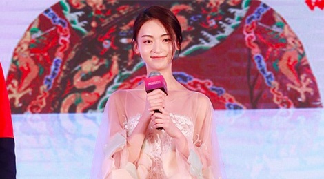 Phong cach thoi trang nu tinh cua 'Nguy Anh Lac' Ngo Can Ngon hinh anh