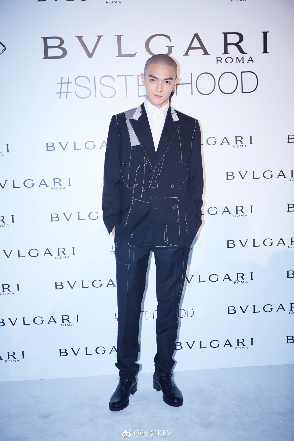 Phong cach thoi trang cua Phu sat Pho Hang anh 3