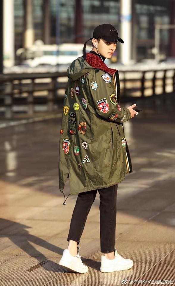 Phong cach thoi trang cua Phu sat Pho Hang anh 6