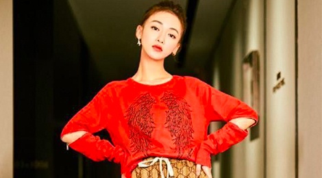 Nhung bo trang phuc kem tinh te cua 'Nguy Anh Lac' Ngo Can Ngon hinh anh