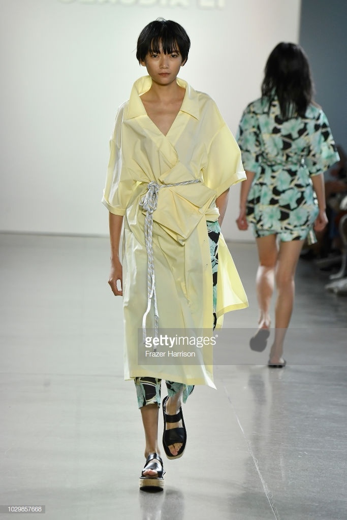 Show dien quay tu nguoi mau chau A anh 5