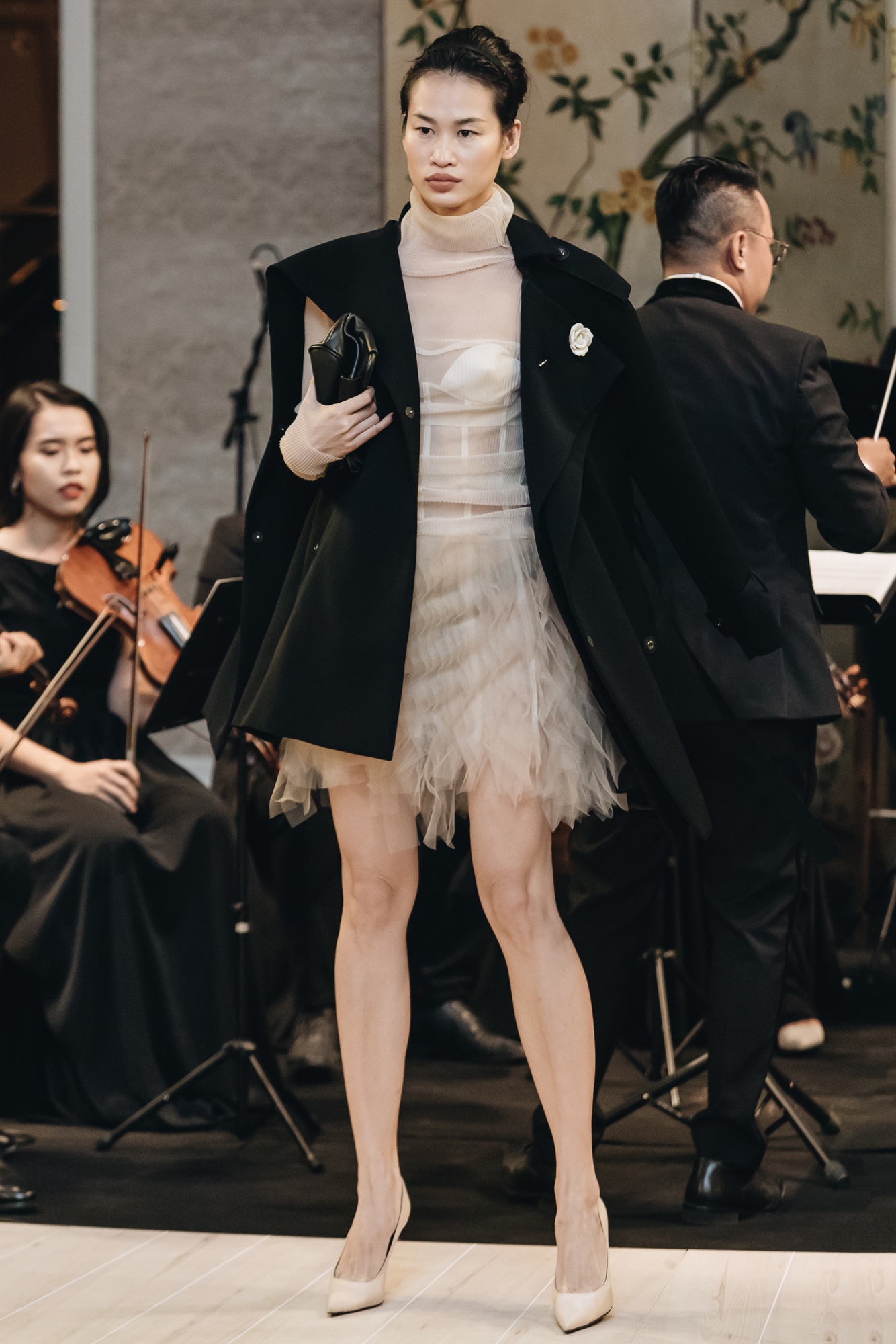 Tang Thanh Ha di xem thoi trang anh 13