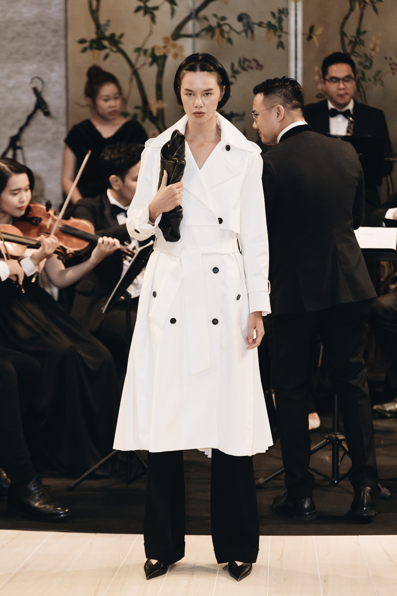 Tang Thanh Ha di xem thoi trang anh 15