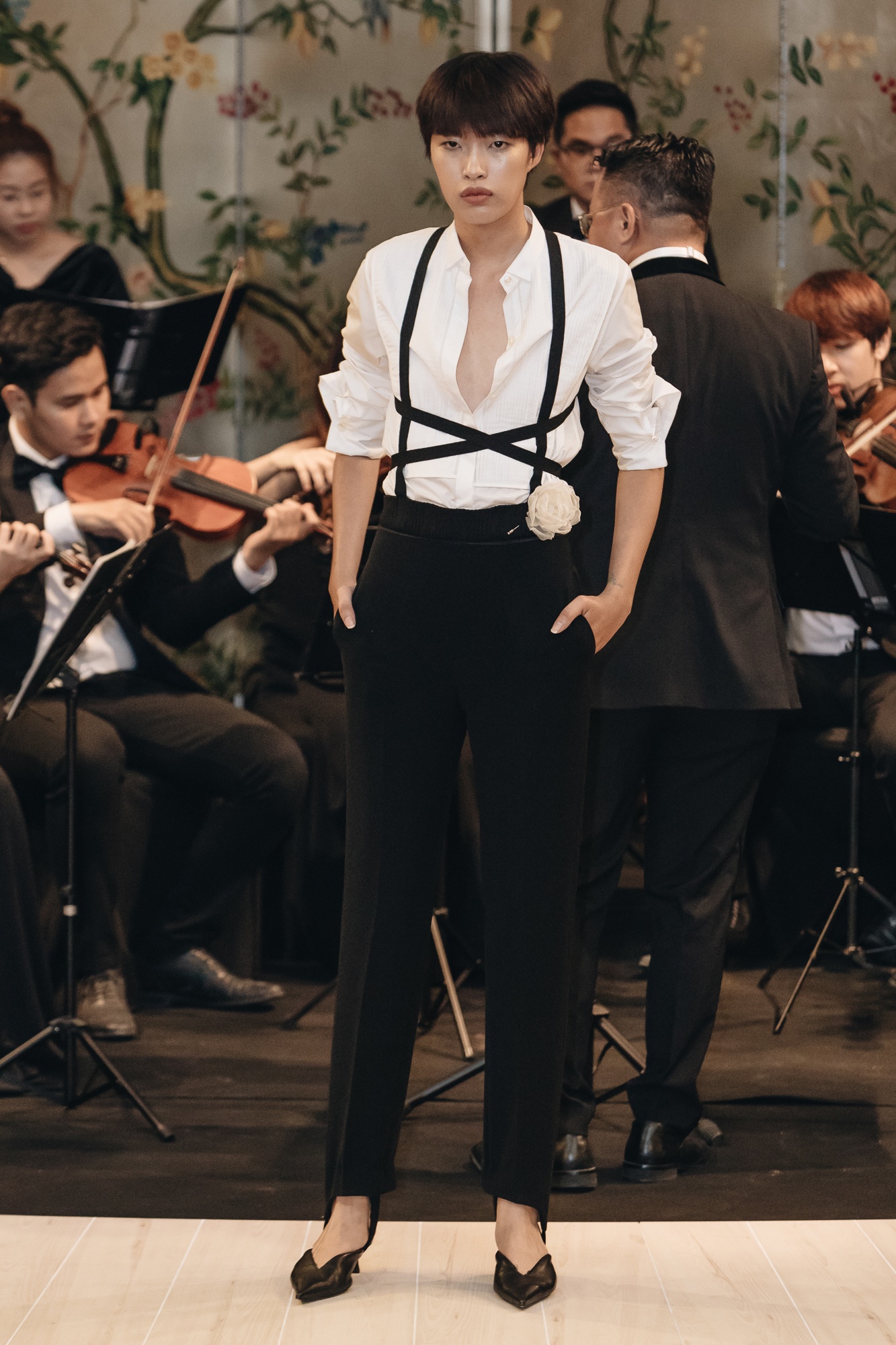 Tang Thanh Ha di xem thoi trang anh 16