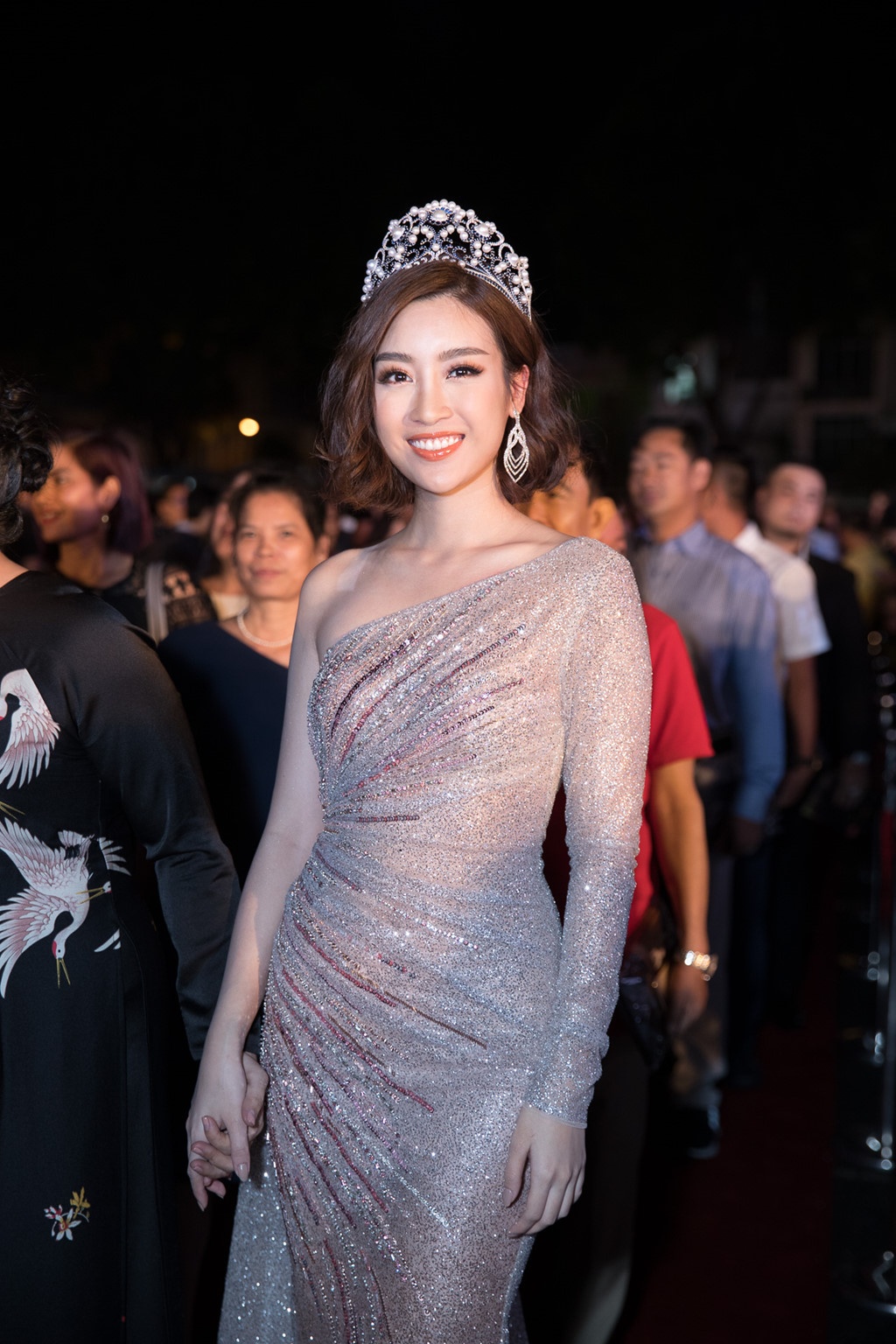 Tang Thanh Ha dien trang phuc goi cam anh 5