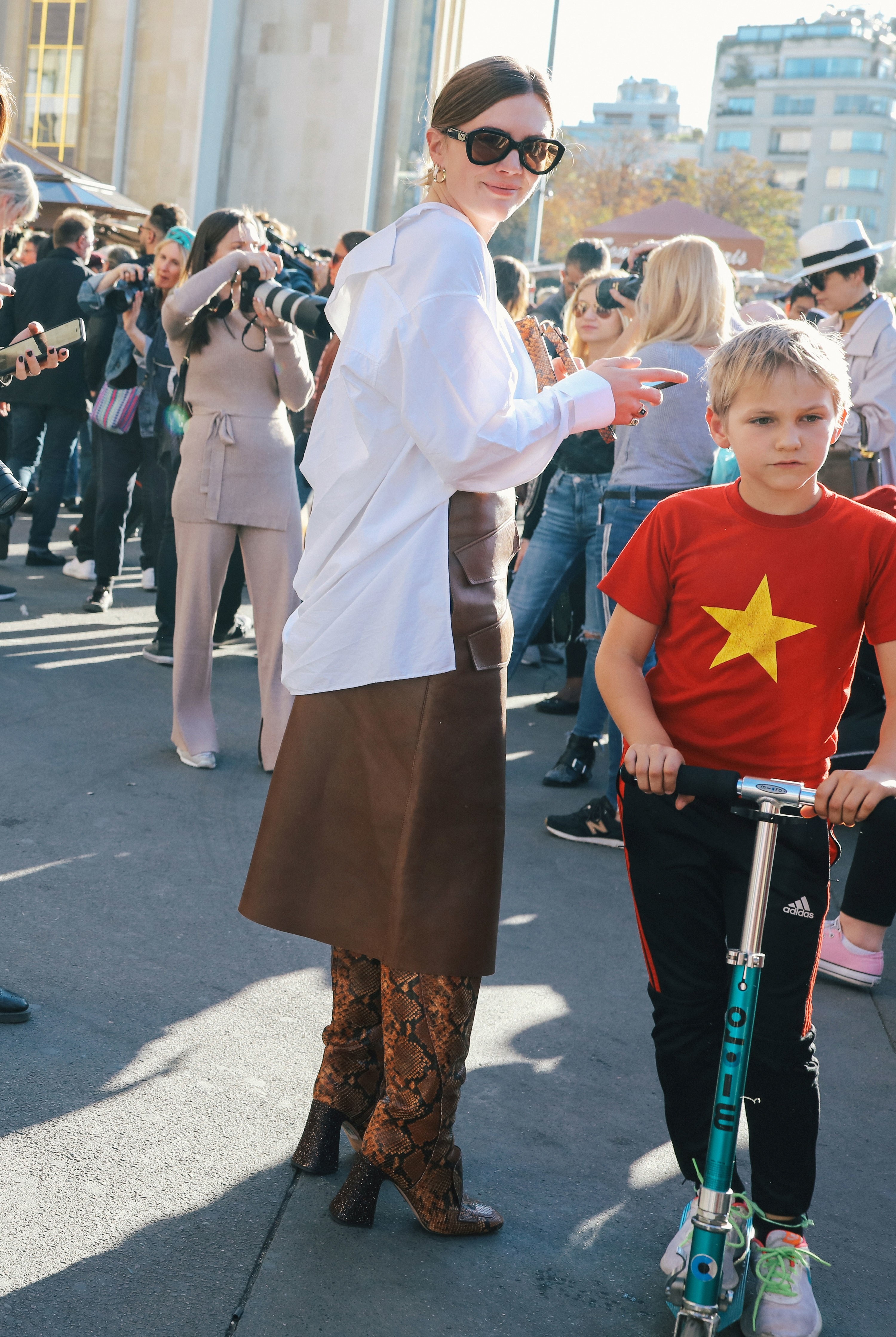 Trang phuc sanh dieu tai tuan le thoi trang anh 1