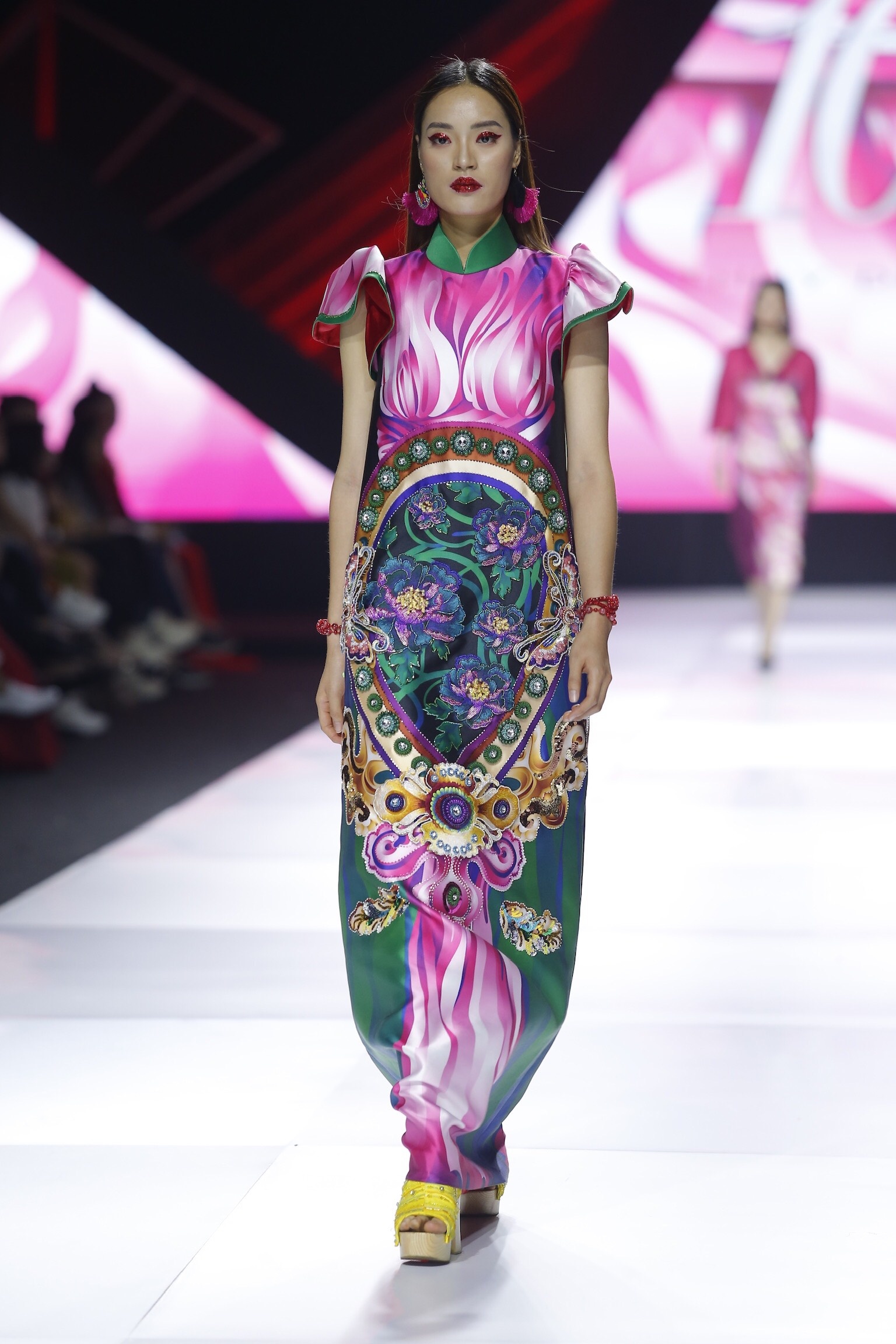 NTK Thuy Nguyen mo man AVIFW 2019 anh 9