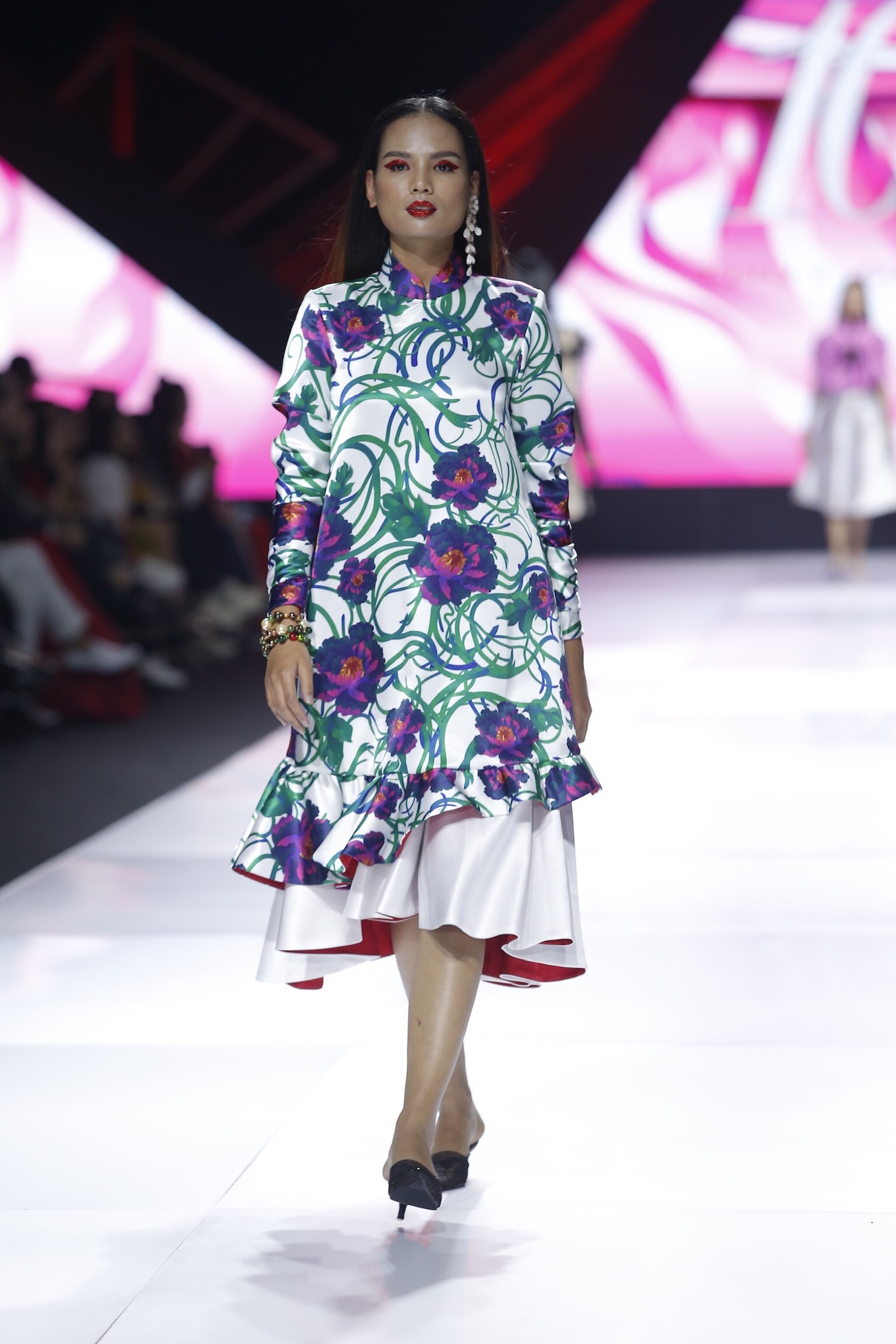 NTK Thuy Nguyen mo man AVIFW 2019 anh 5