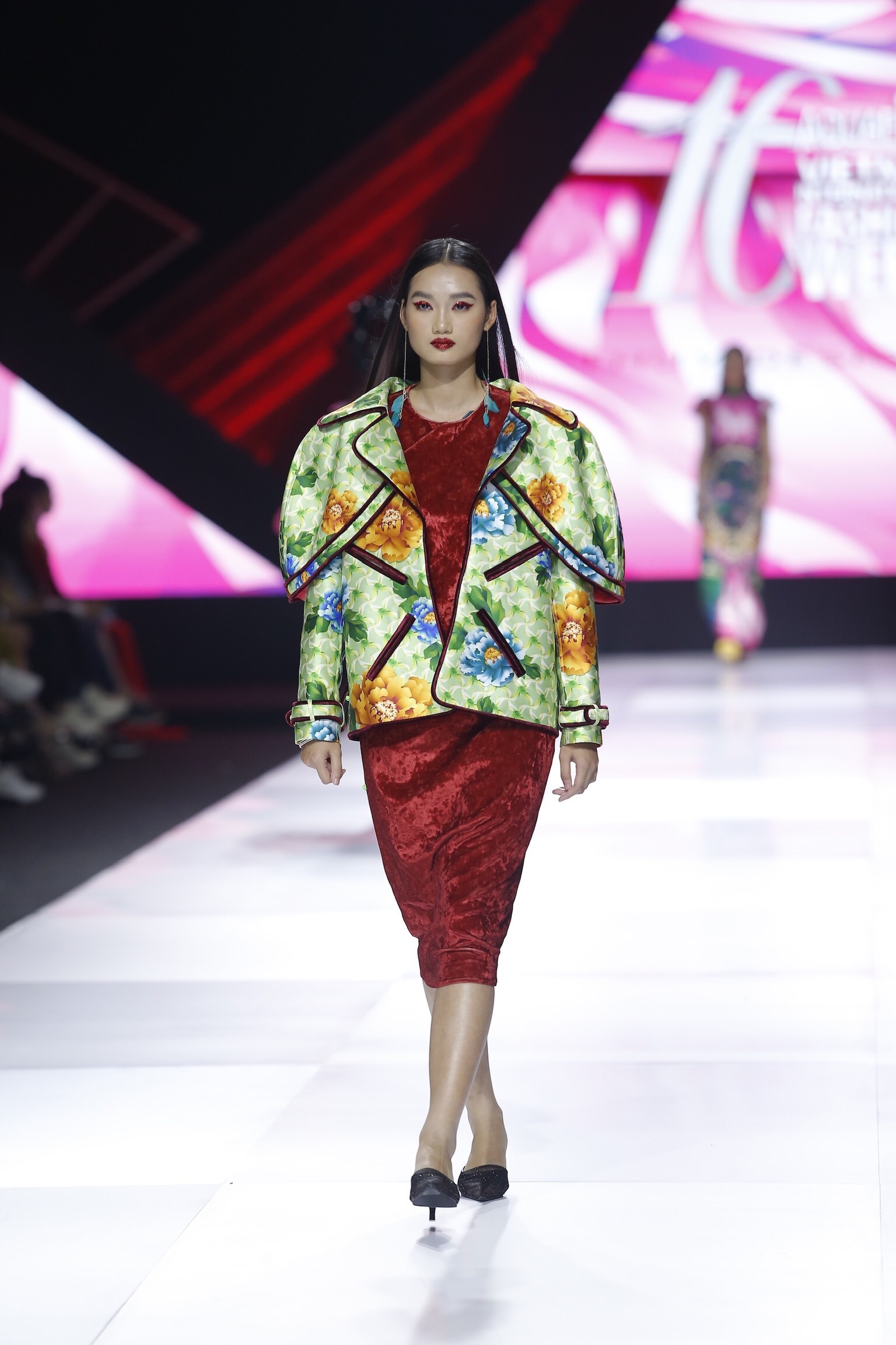 NTK Thuy Nguyen mo man AVIFW 2019 anh 6