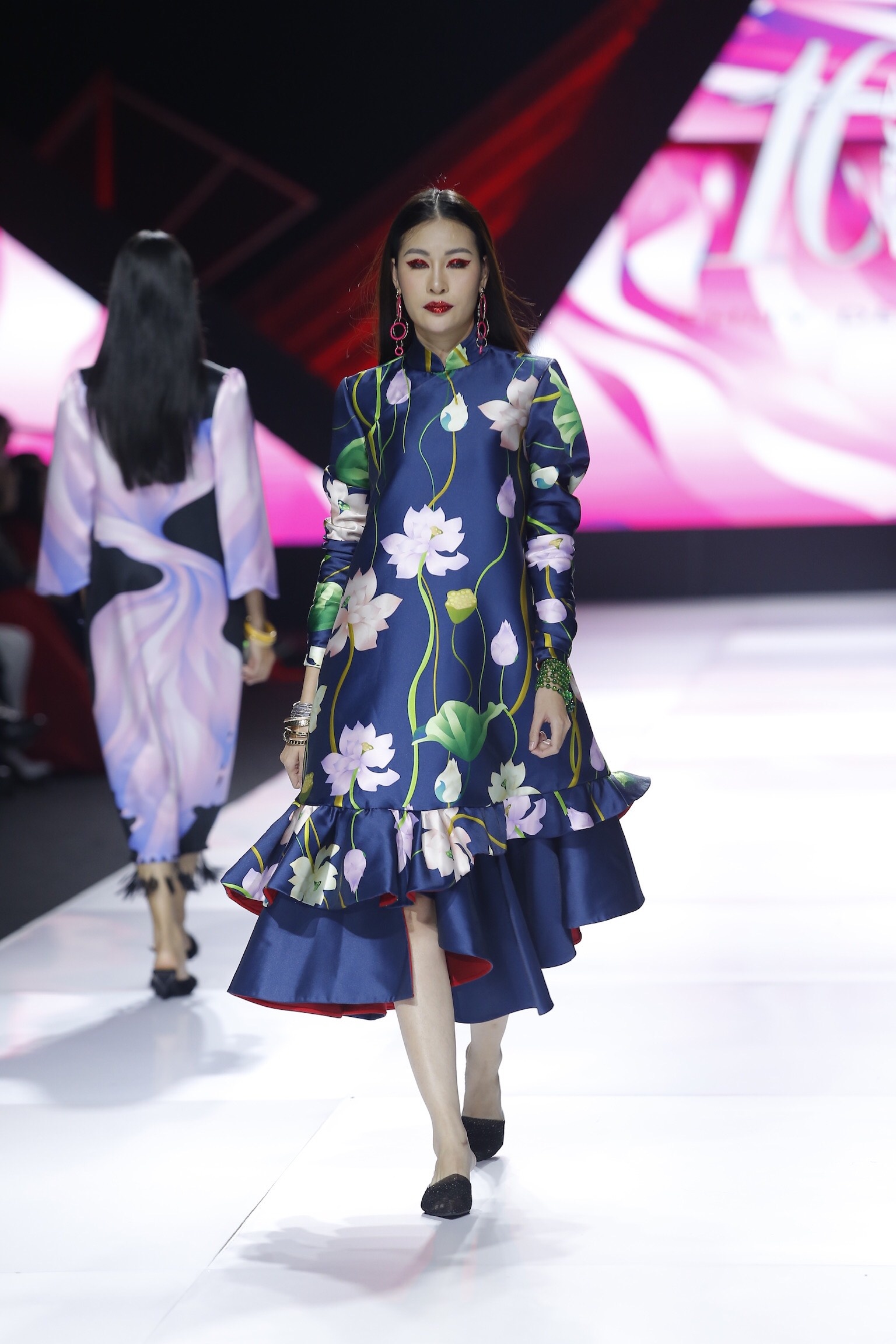 NTK Thuy Nguyen mo man AVIFW 2019 anh 10