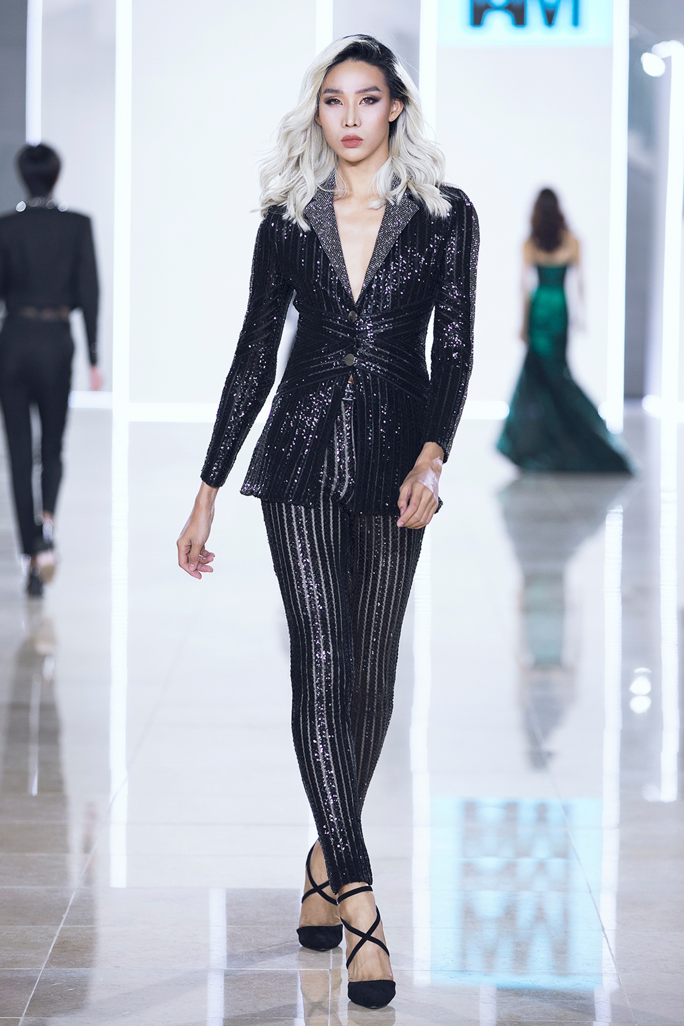 Show thoi trang Chung Thanh Phong anh 3