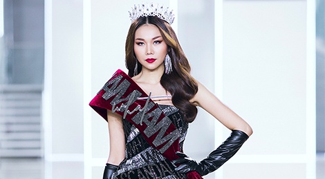 Thanh Hang cung hoc tro xuat hien sac lanh trong show thoi trang hinh anh