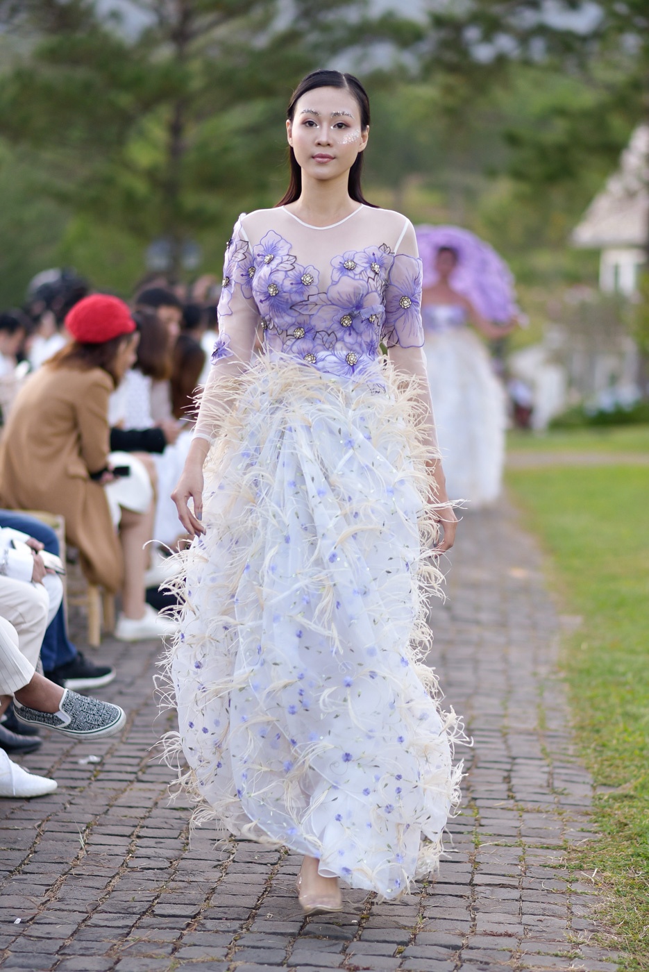 Nam Em,  Nam Anh xuat hien tren san dien thoi trang anh 10