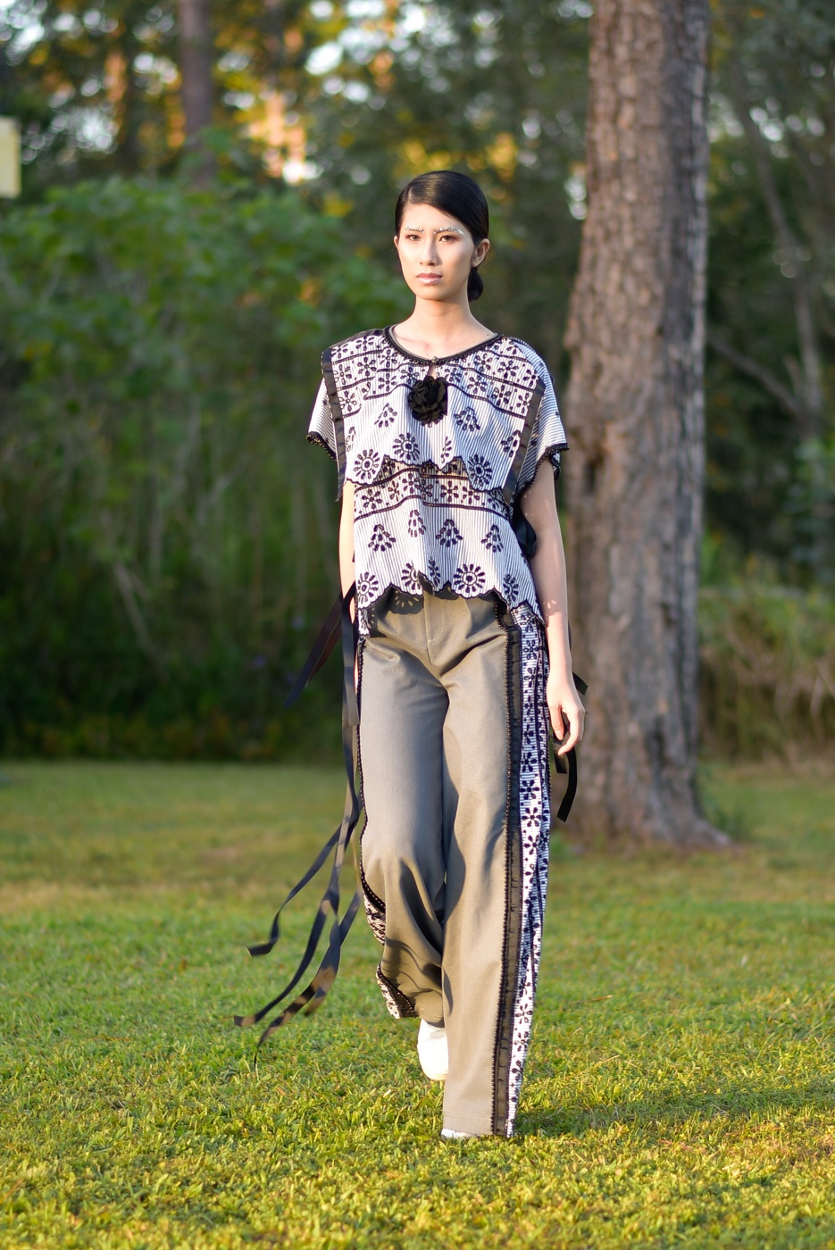 Nam Em,  Nam Anh xuat hien tren san dien thoi trang anh 5