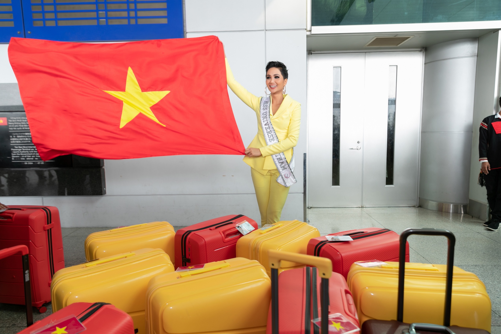 Trang phuc cua H'Hen Nie tai Hoa hau hoan vu anh 6