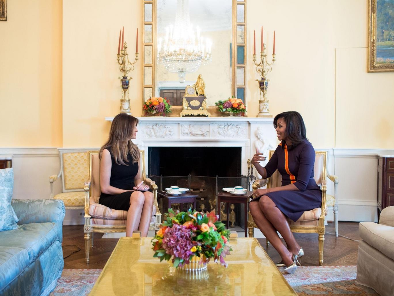 Michelle Obama dien boots Balenciaga anh 2