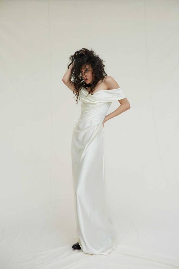 Váy cưới của Miley Cyrus ảnh 1 Vay cuoi cua Miley Cyrus anh 1