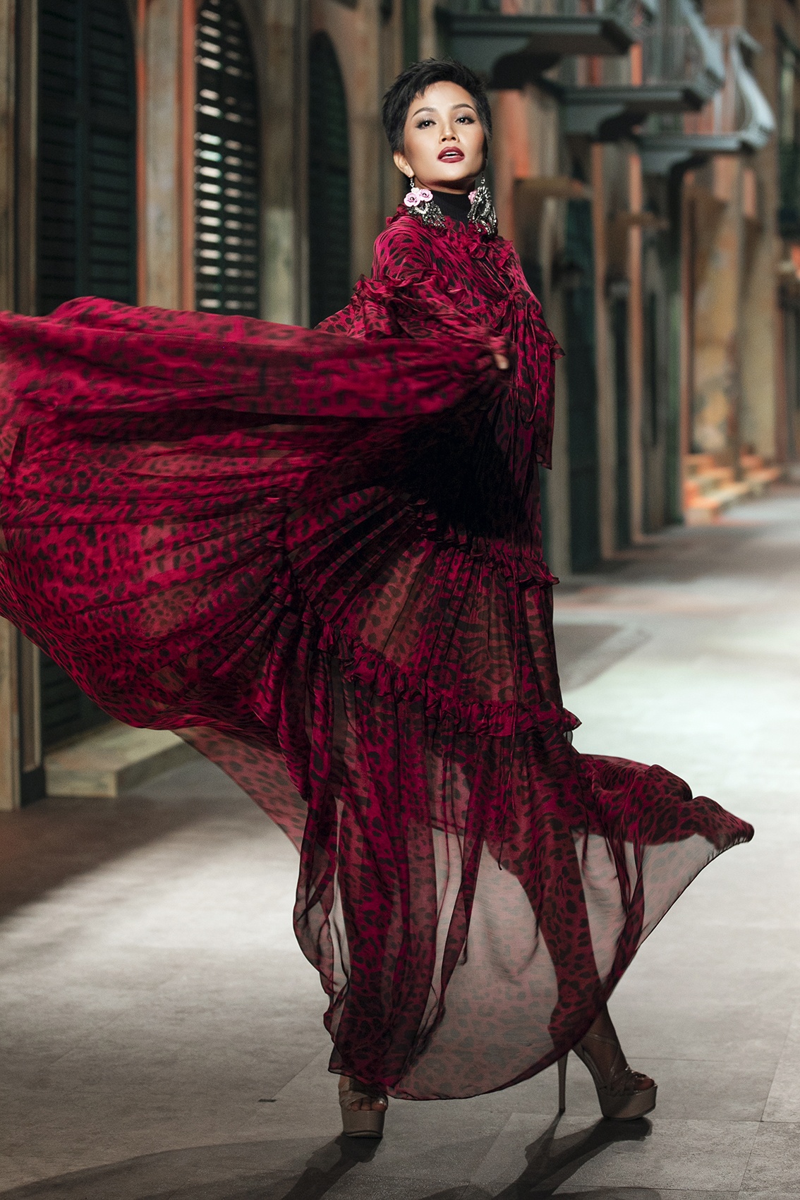 H'Hen Nie xoay vay anh 2