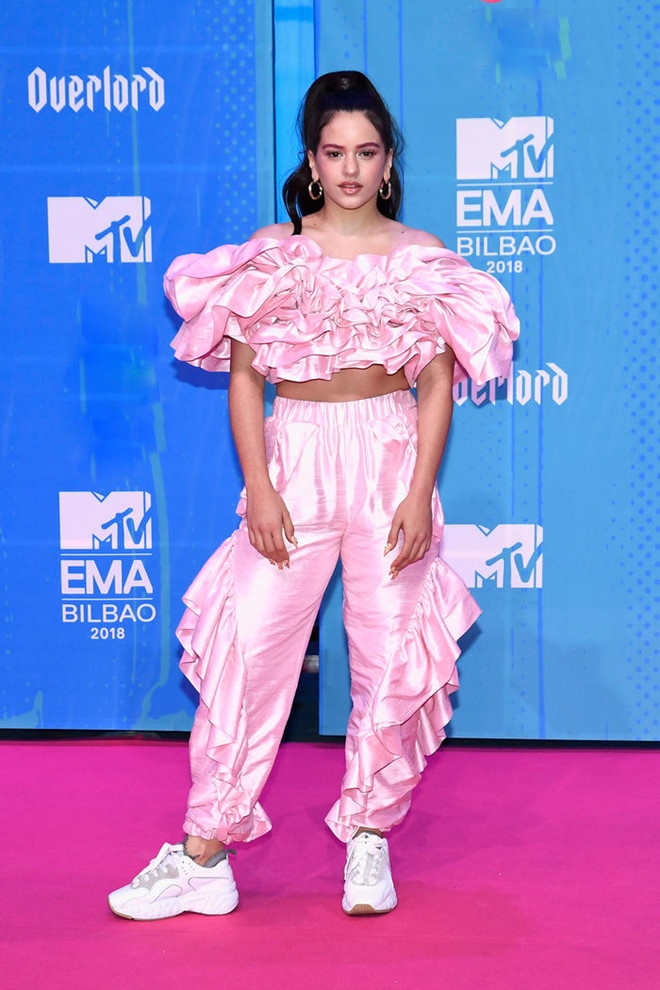 Trang phuc tham hoa nam 2018 anh 9