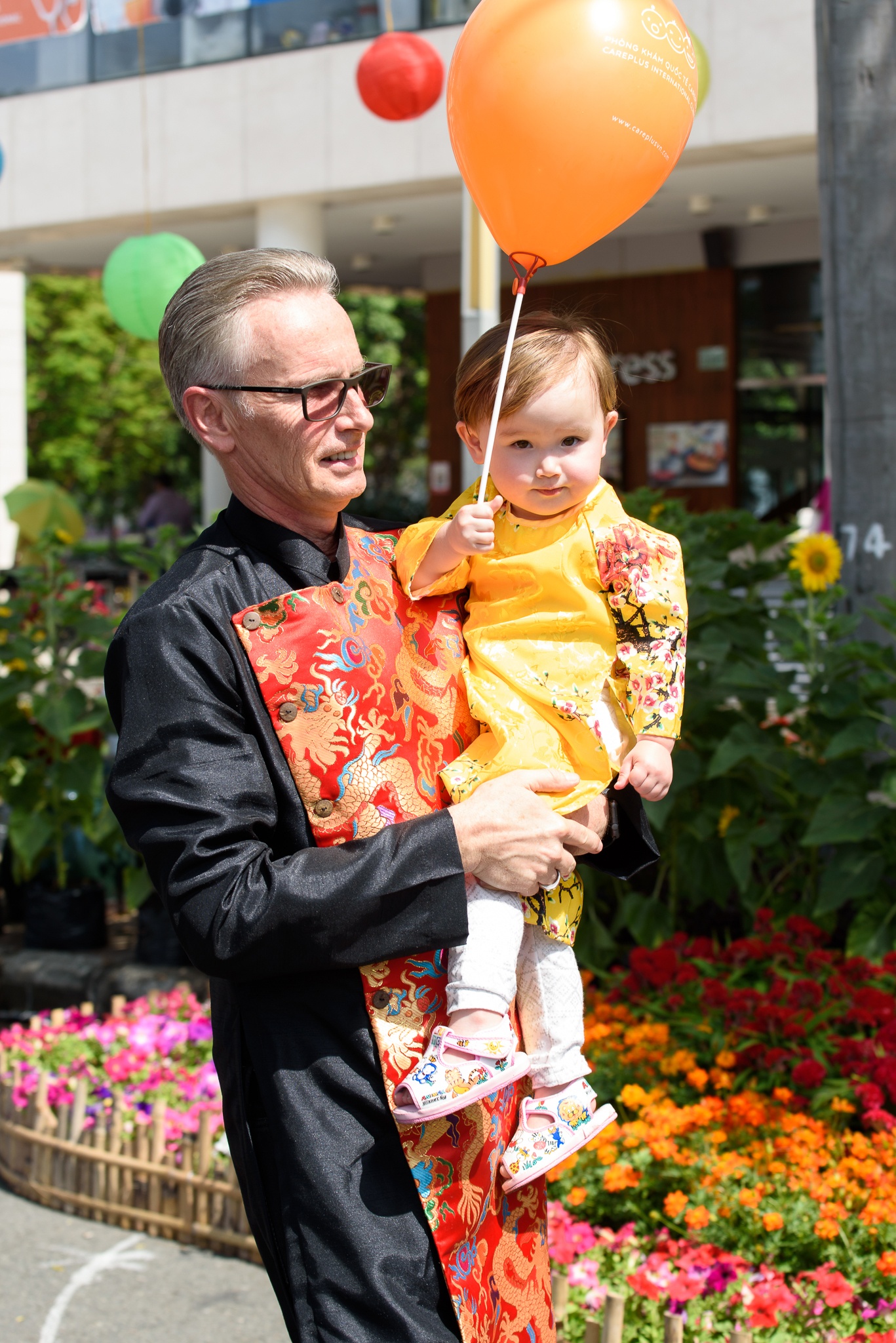 ao dai hoa tiet anh 13