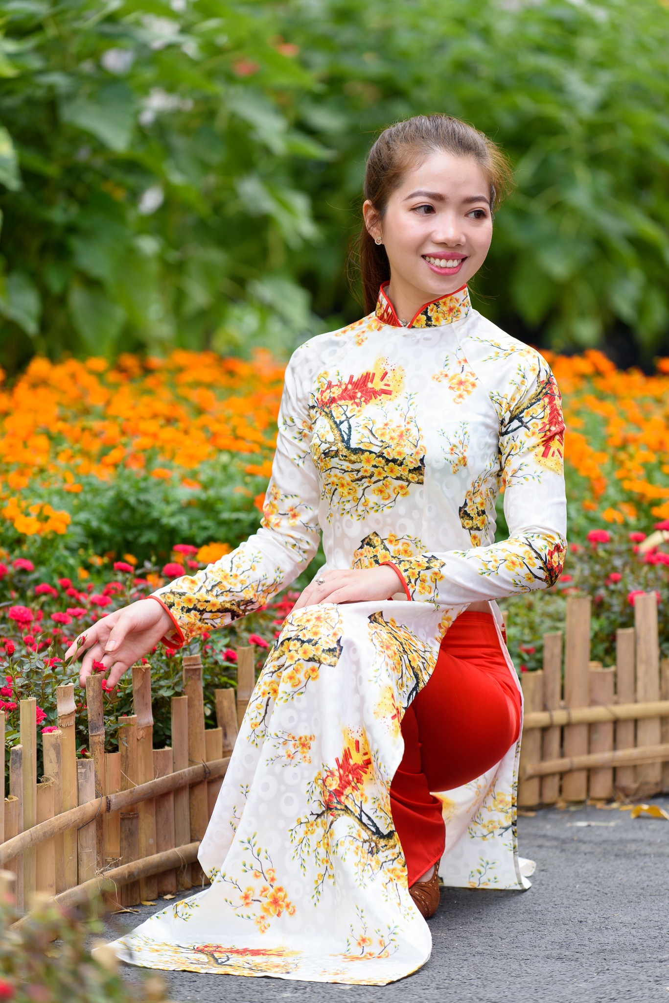 ao dai hoa tiet anh 3