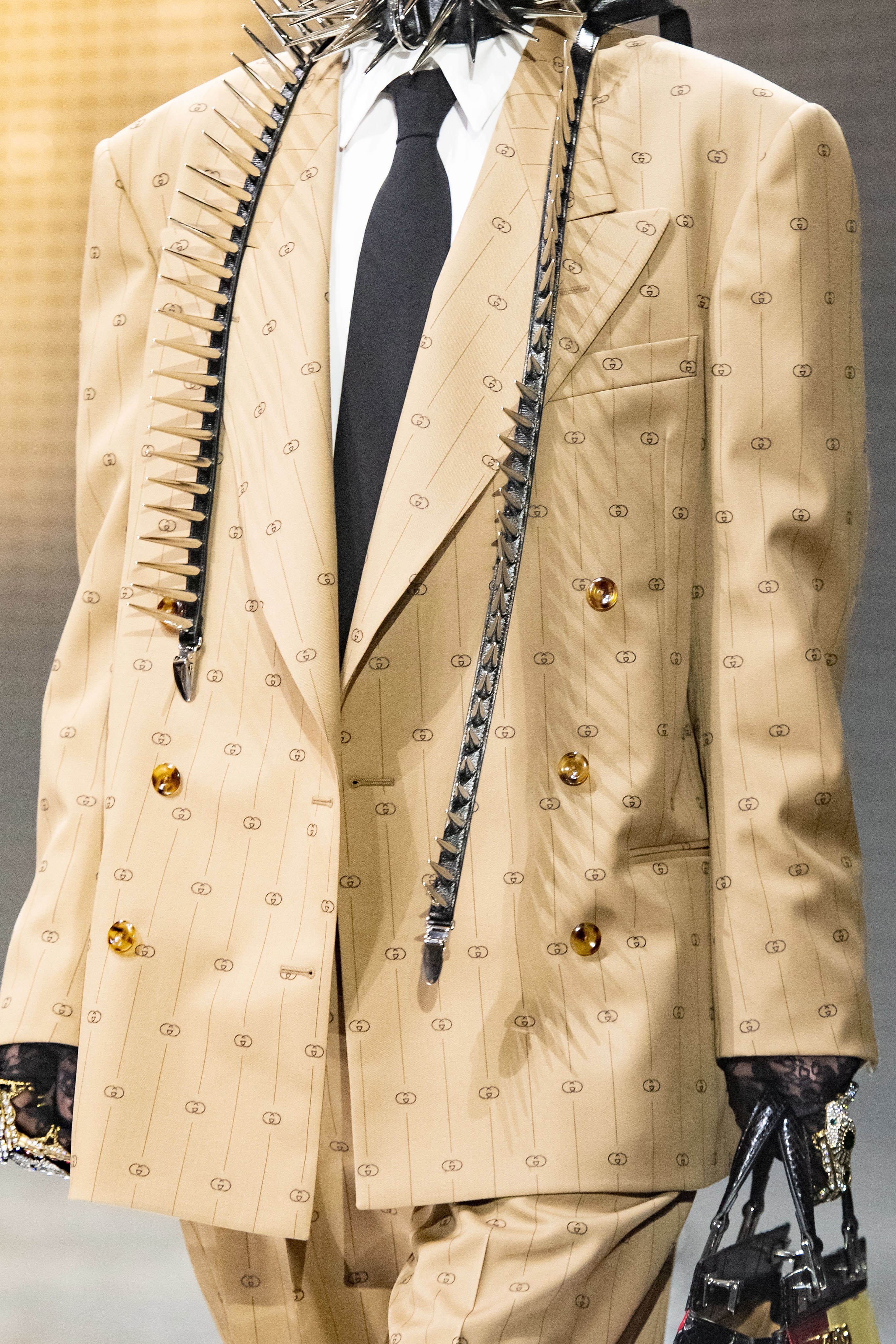 Show dien Gucci anh 36