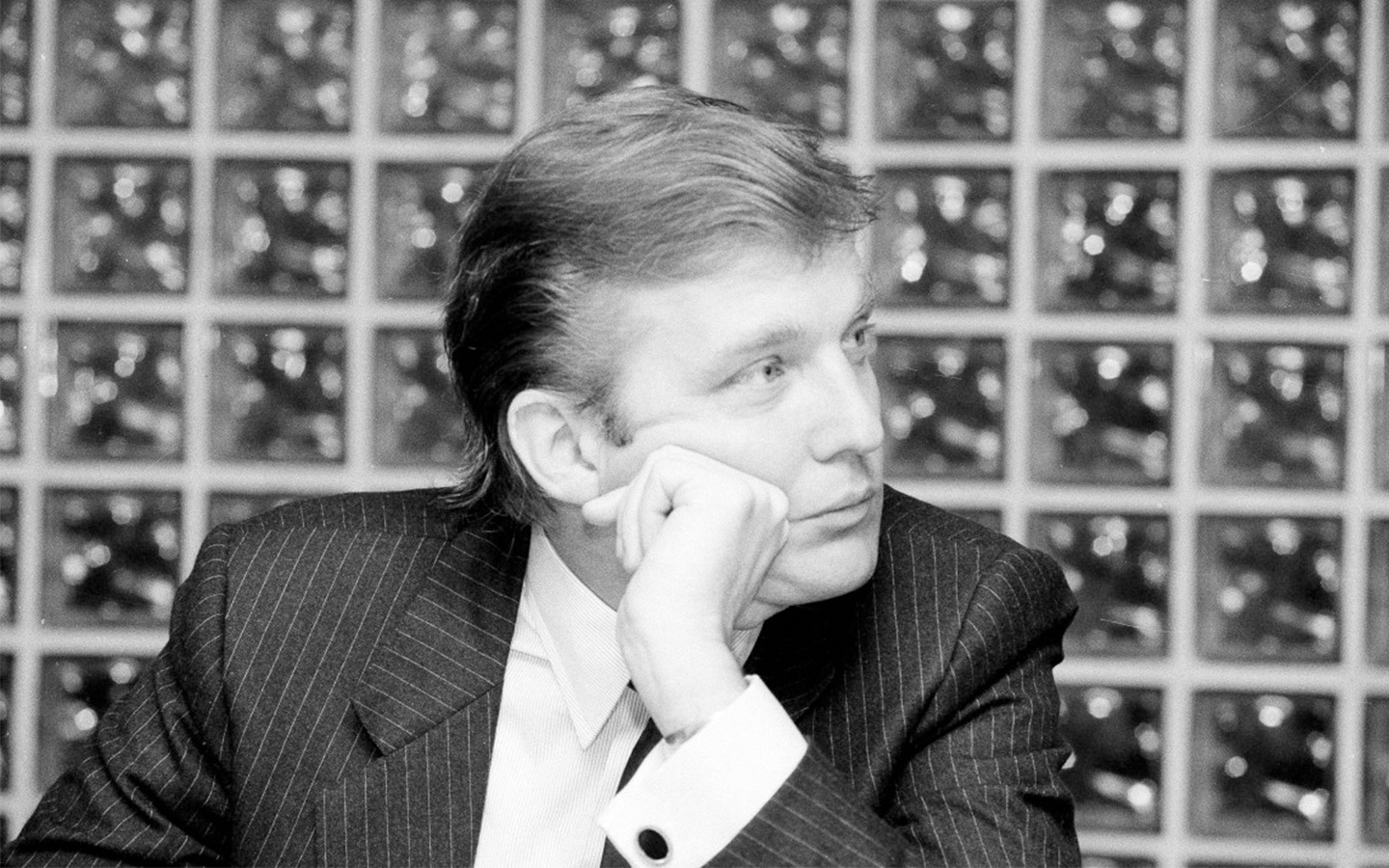 Co mot Donald Trump dien trai, hao hoa va sanh dieu thoi tuoi tre hinh anh