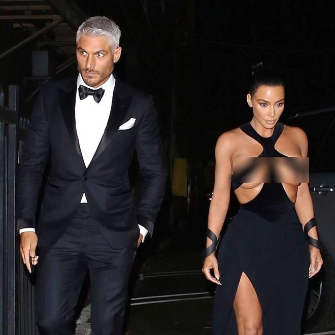 Kim Kardashian bat chuoc phong cach anh 7