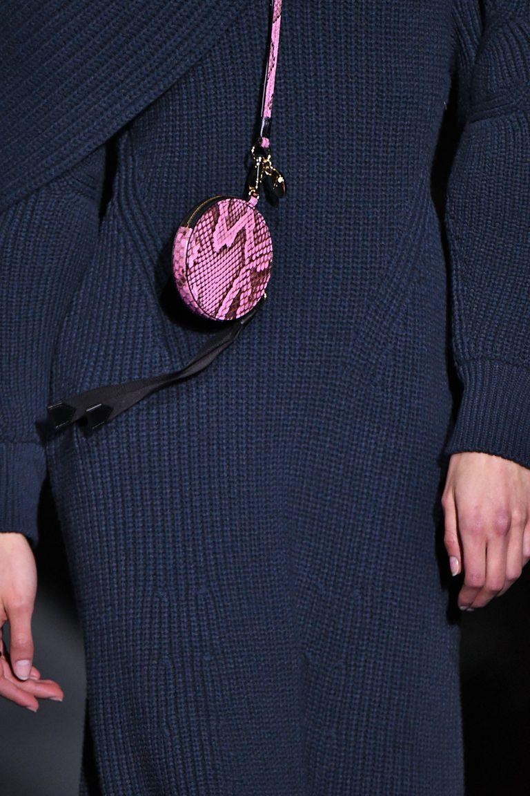 tui xach co kieu dang doc dao anh 4