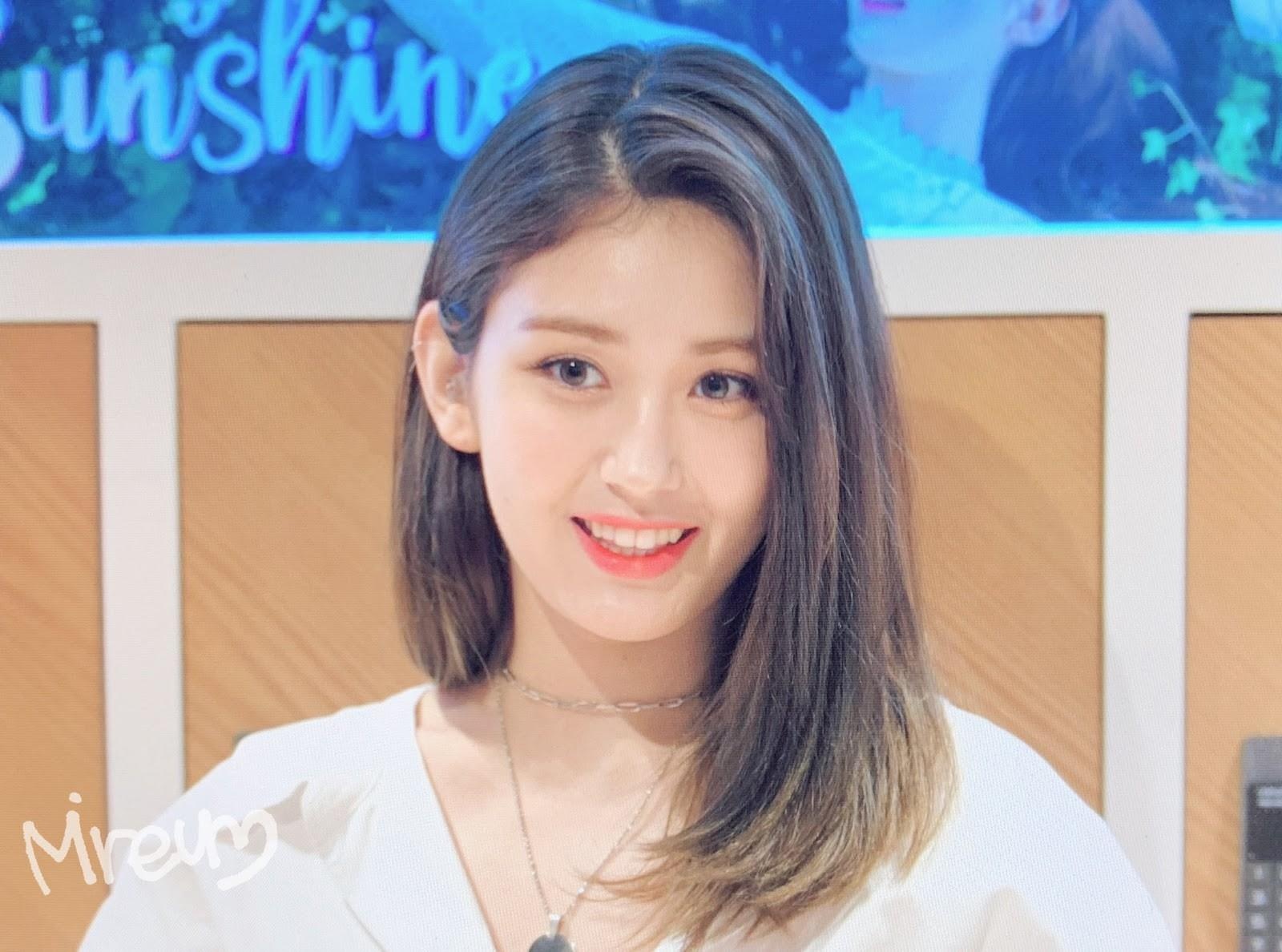 Phong cách thời trang Jeon Somi ảnh 1 Phong cach thoi trang Jeon Somi anh 1