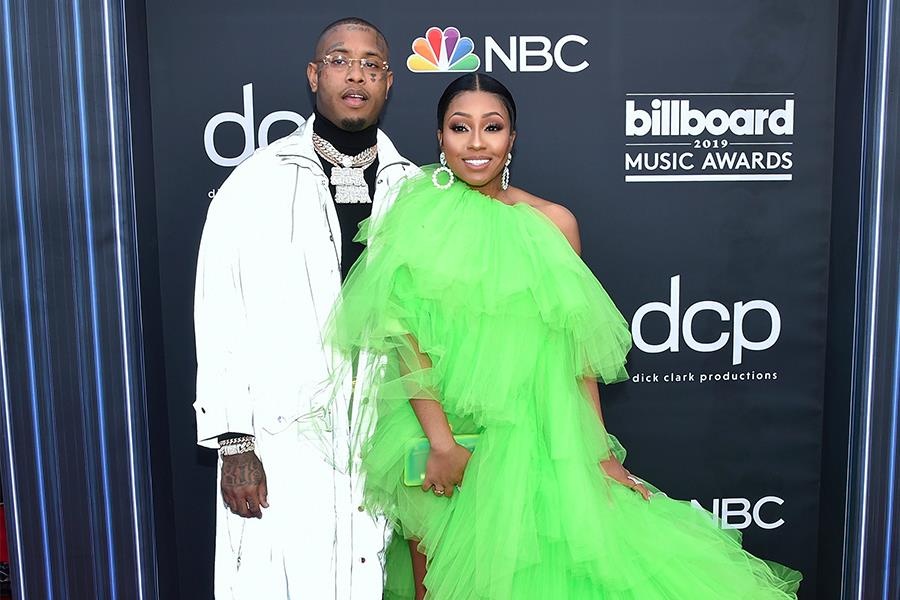 Diem chung cua dan sao nam da mau tren tham do Billboard la gi? hinh anh