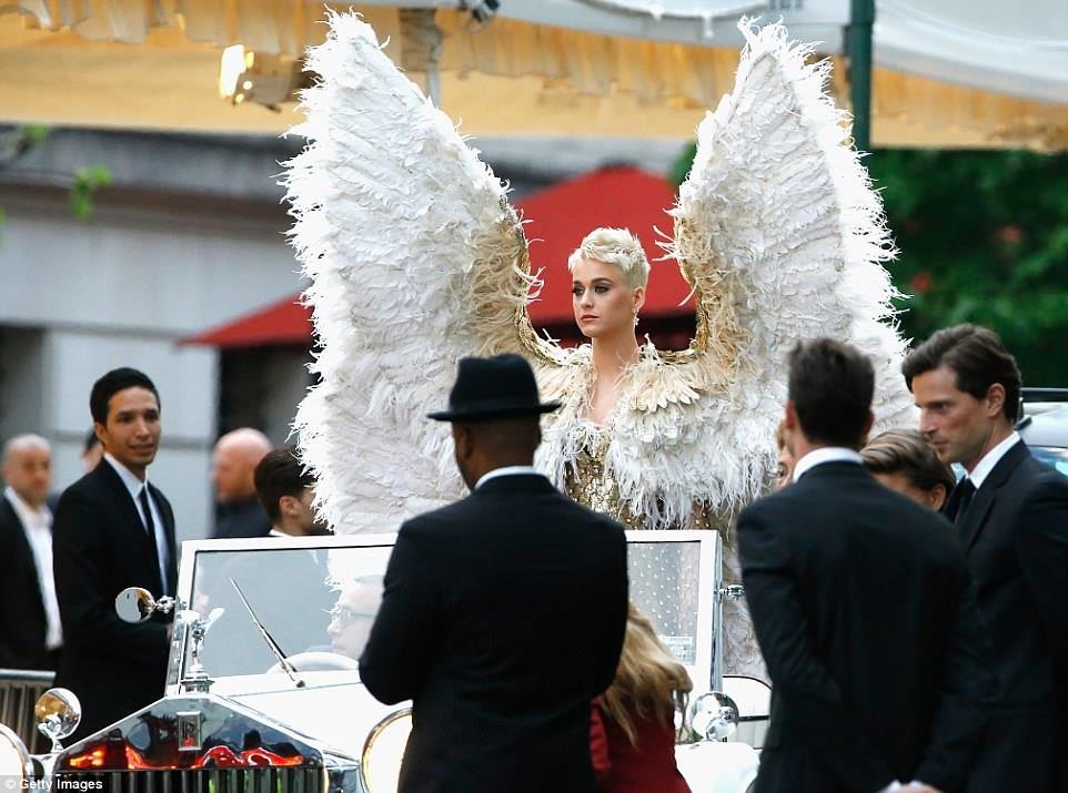 trang phuc met gala anh 5