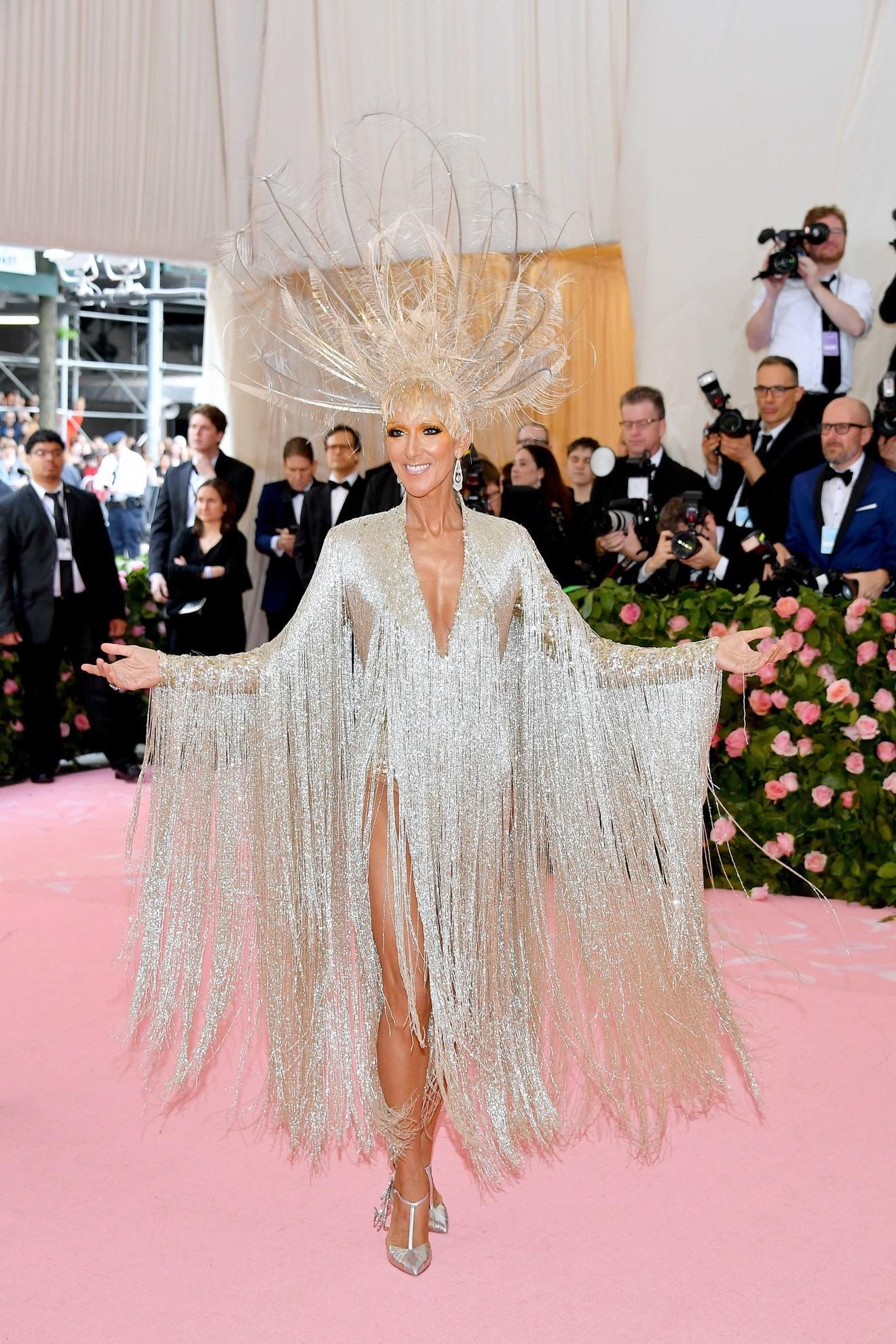 Váy 10kg Celine Dion ảnh 1 Vay 10kg Celine Dion anh 1
