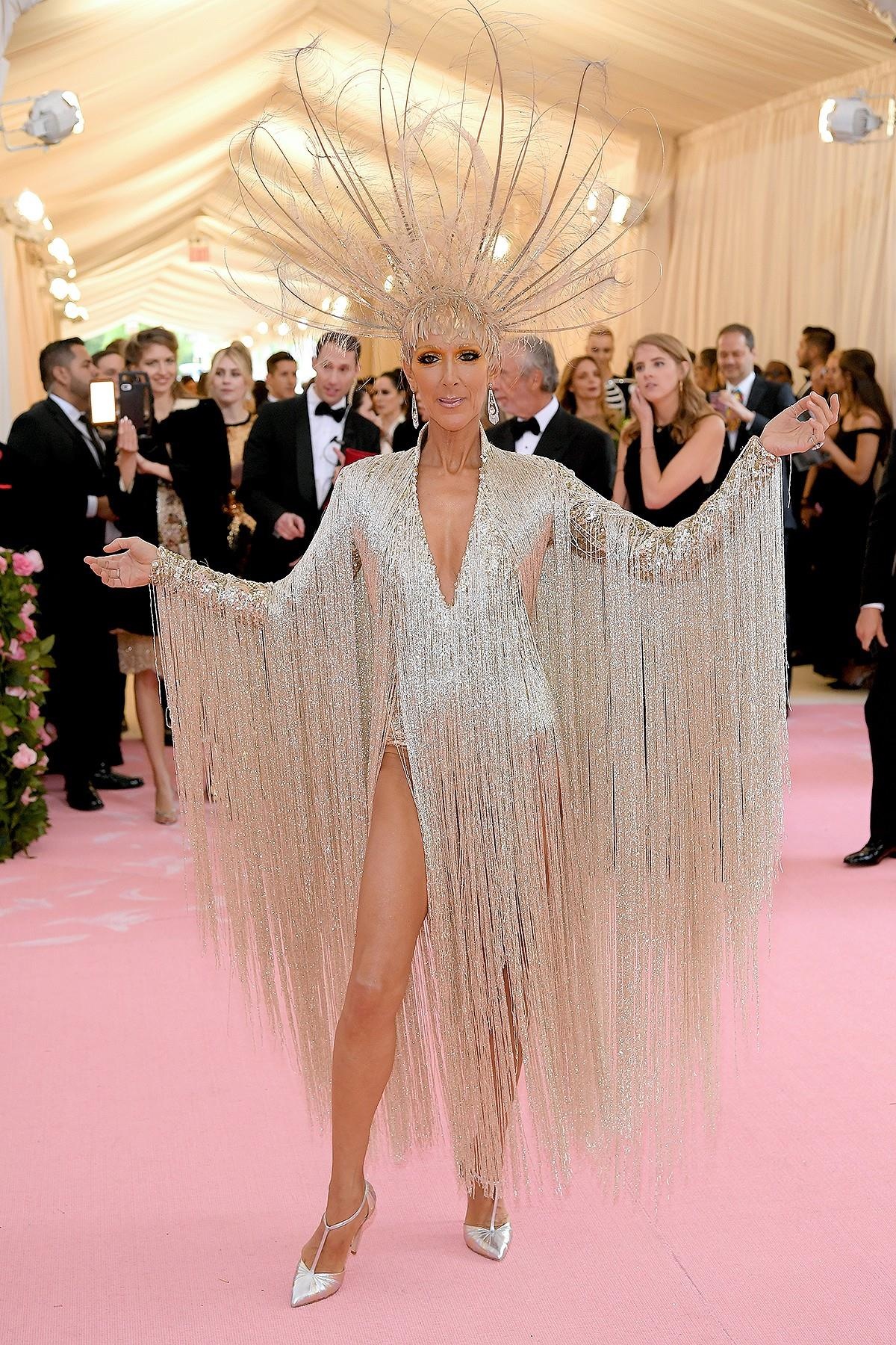 Váy 10kg Celine Dion ảnh 2 Vay 10kg Celine Dion anh 2